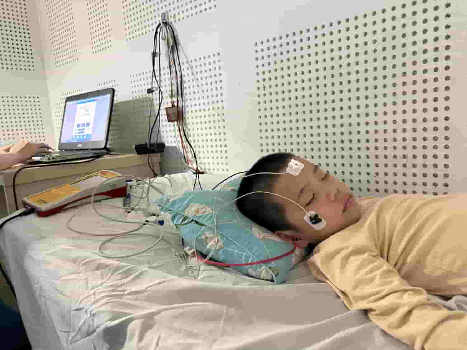 quy-trinh-do-thinh-luc-hieu-dung-suc-nghe-de-cham-soc-thinh-giac-dung-cach